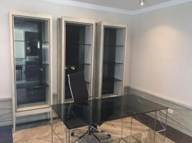 Izdavanje, trosoban stan, 240m², Kalenić Pijaca, Vračar Sve Podlokacije