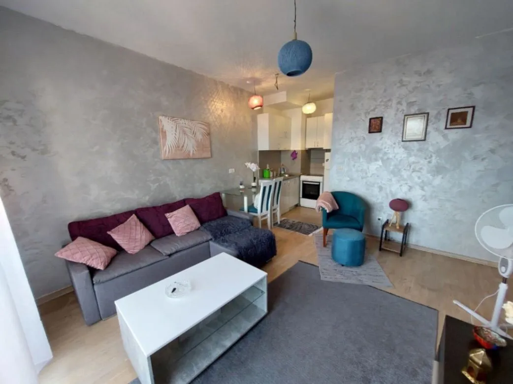 Izdavanje, dvosoban stan, 53m², Kruševac, Podgorica