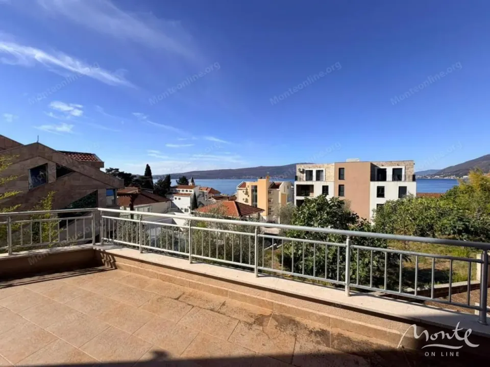 Prodaja, dvosoban stan, 66m², Tivat, Crna Gora