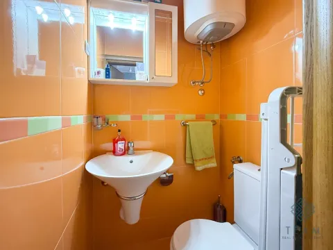 Izdavanje, trosoban stan, 110m², Stari Aerodrom, Podgorica - image 11