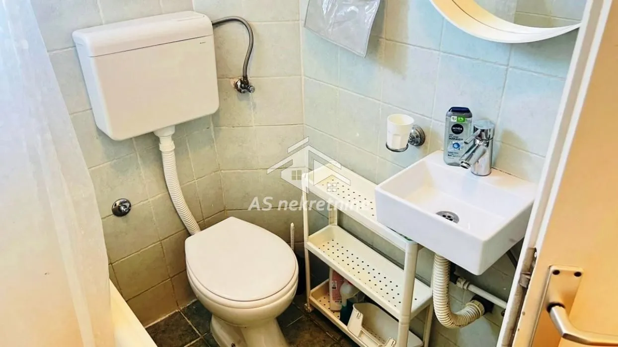 Izdavanje, dvosoban stan, 66m², Slavija, Vračar Sve Podlokacije