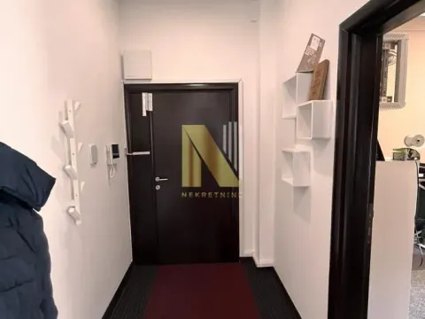 Izdavanje, poslovni prostor, 171m², Centar, Novi Sad - image 2