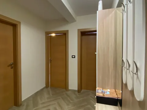 Izdavanje, dvosoban stan, 89m², Radanovići, Kotor - image 14