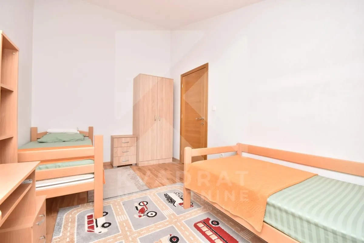 Izdavanje, dvosoban stan, 84m², Zagorič, Podgorica