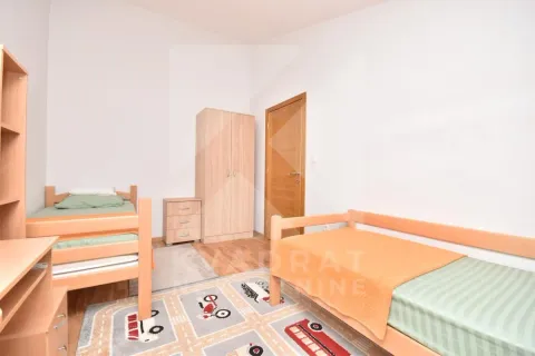 Izdavanje, dvosoban stan, 84m², Zagorič, Podgorica - image 10