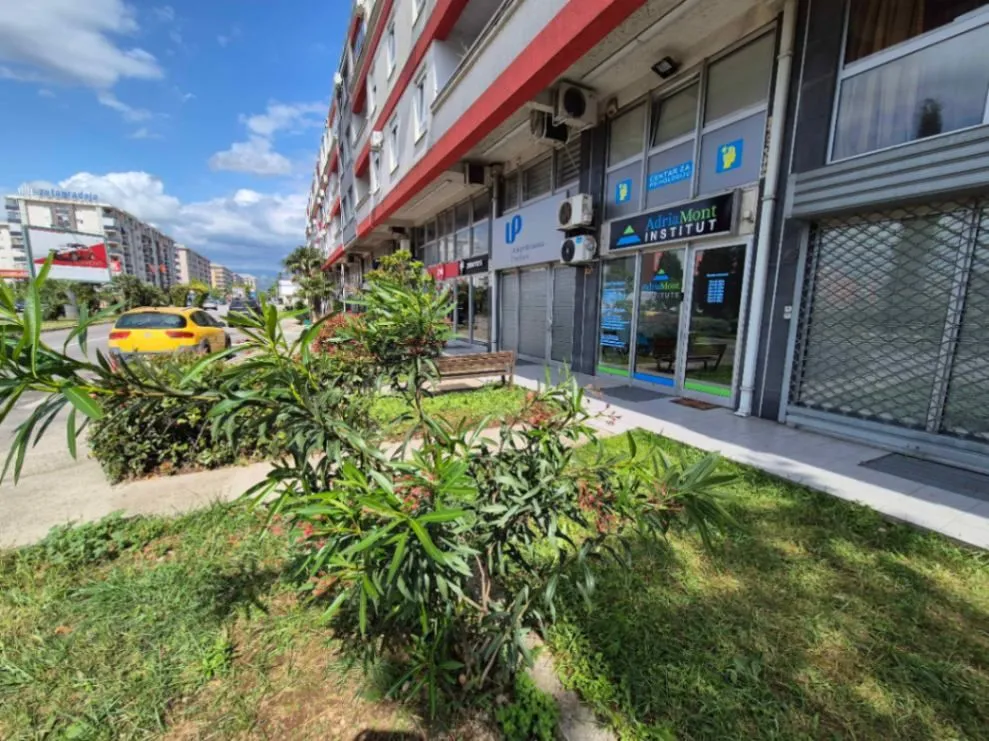 Rent, office space, 190m², City Kvart, Podgorica