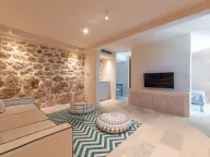 Prodaja, četvorosoban stan, 2000m2, Trebešin, Herceg Novi