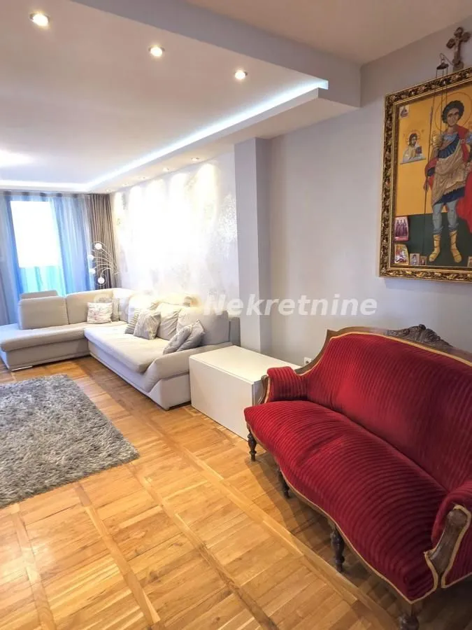 Prodaja, četvorosoban stan, 116m², Grbavica, Novi Sad Sve Podlokacije