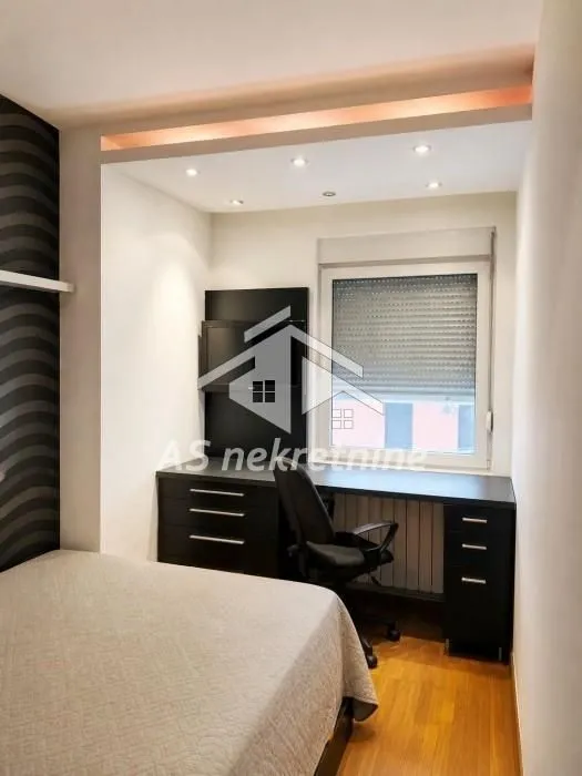 Izdavanje, dvosoban stan, 45m², Đeram Pijaca, Beograd