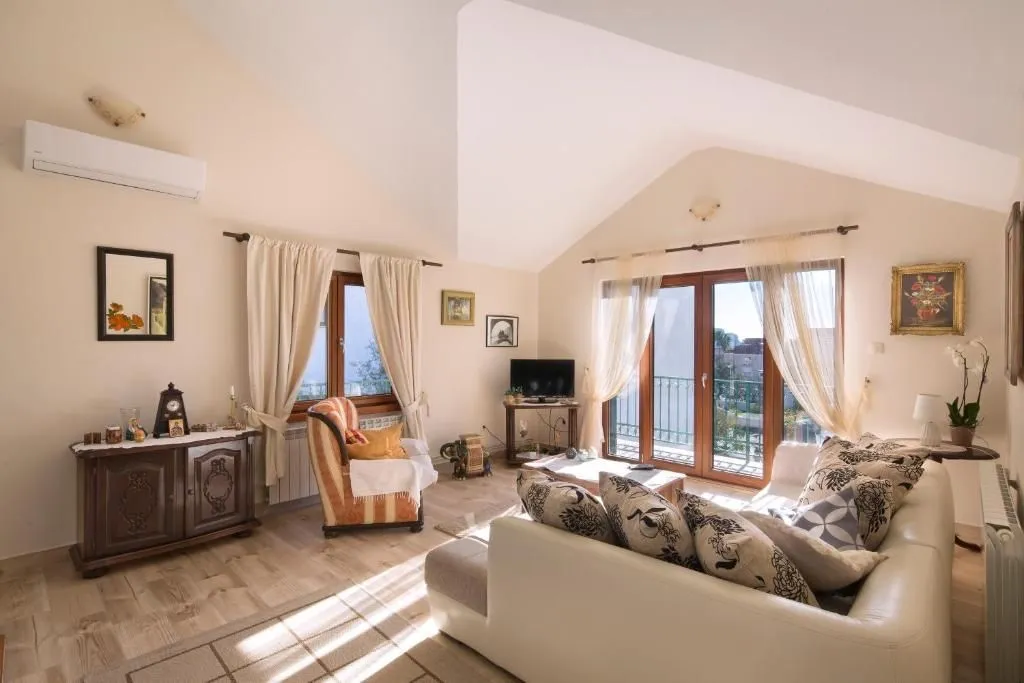 Rent, two bedroom apartment, 85m², Budva, Crna Gora