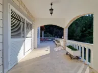 Izdavanje, kuća, 240m², Sveti Stefan, Budva - image 35