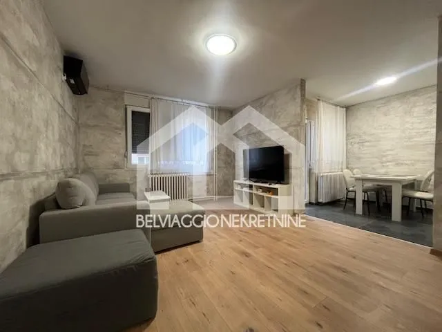 Izdavanje, dvosoban stan, 56m², Stari Grad, Beograd