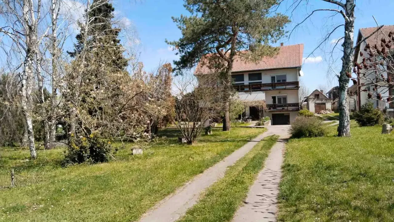Prodaja, kuća, 600m², Centar, Sombor