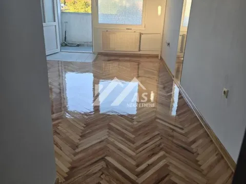 Stan in Adamovićevo Naselje