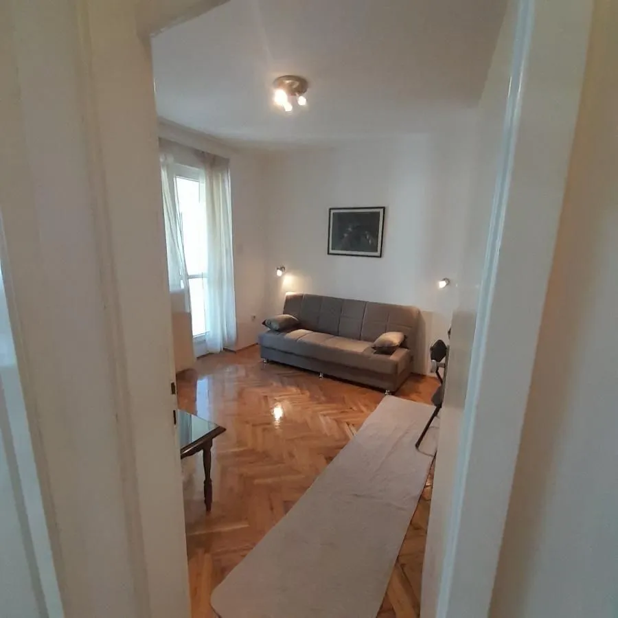 Izdavanje, jednosoban stan, 39m², Grbavica, Novi Sad Sve Podlokacije
