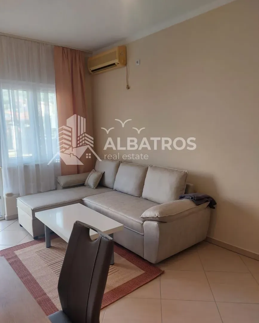 Rent, one bedroom apartment, 50m², Čeluga, Bar
