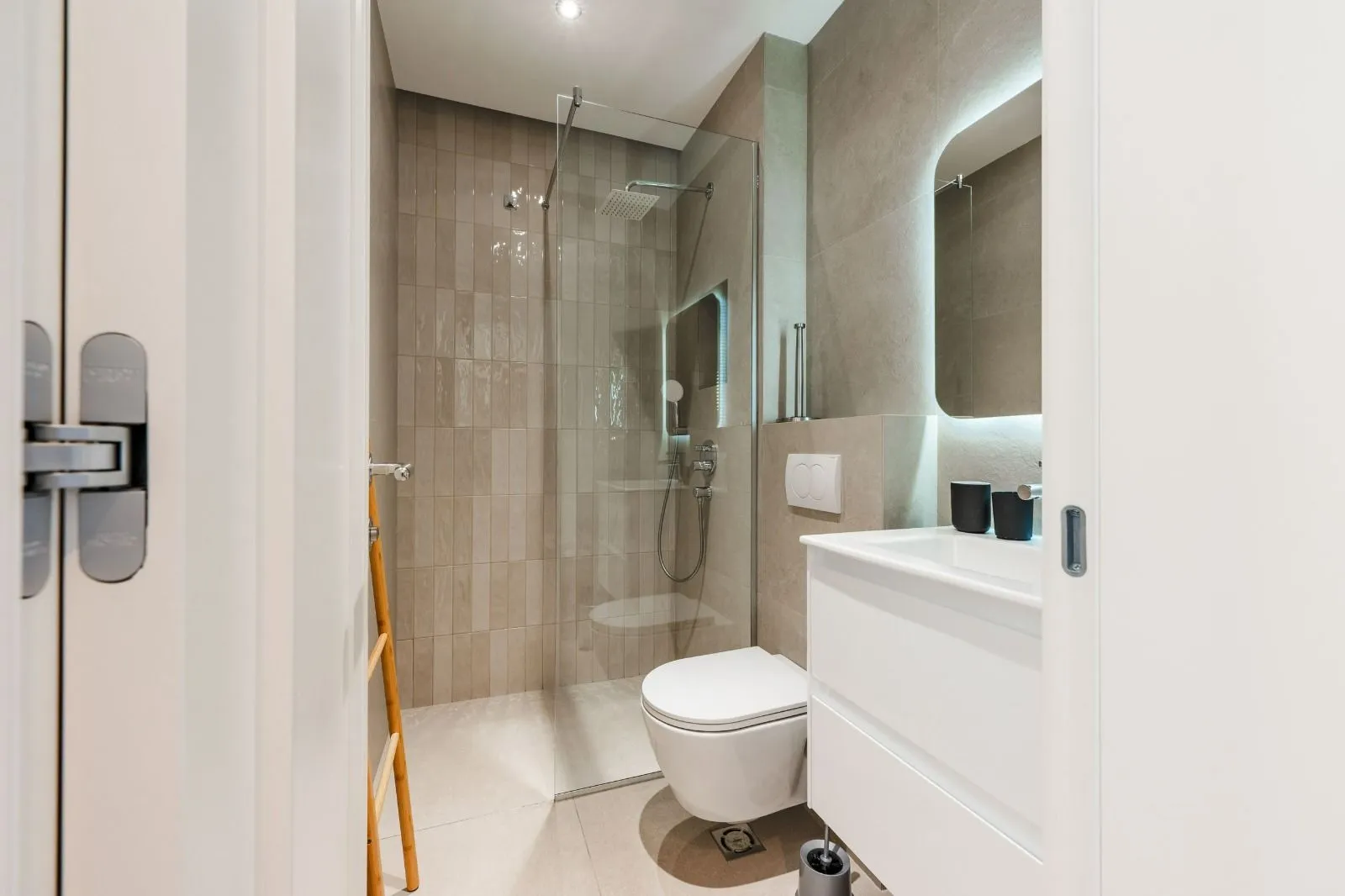 Izdavanje, kuća, 159m², Reževići, Budva