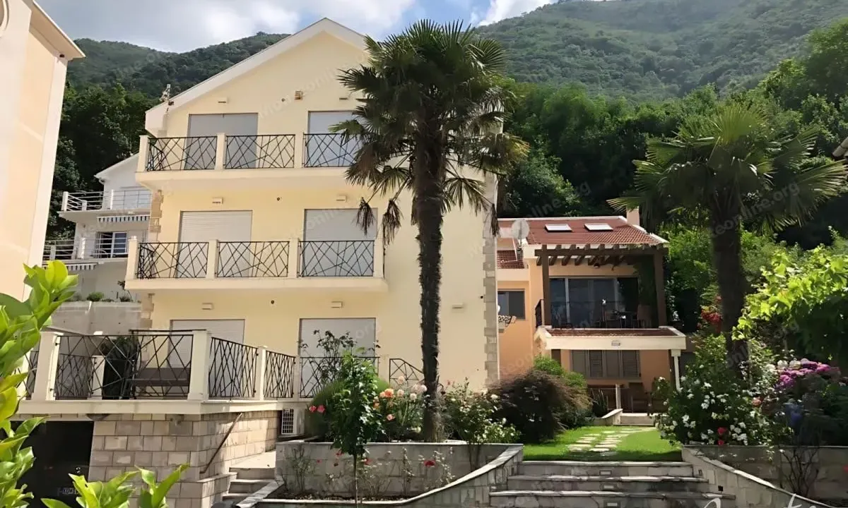 Prodaja, kuća, 390m², Stoliv, Kotor