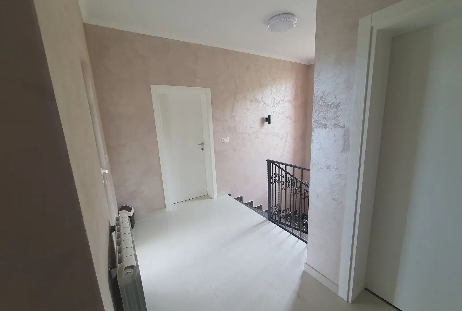 Prodaja, kuća, 260m², Gornja Gorica, Podgorica