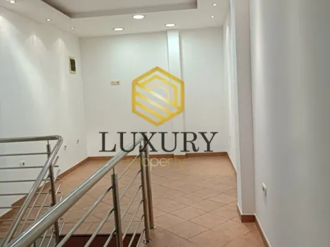 Izdavanje, poslovni prostor, 46m², Centar, Podgorica - image 8