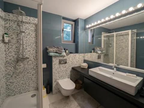 Sale, five bedroom apartment, 111m², Bečići, Budva - image 10
