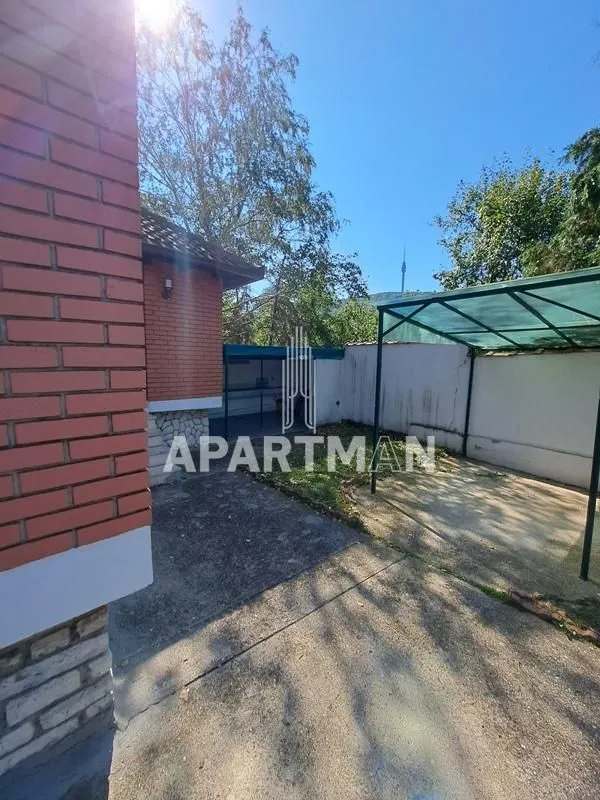 Sale, house, 140m², Voždovac Sve Podlokacije, Beograd