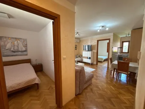 Rent, two bedroom apartment, 59m², Babilonija, Budva - image 2