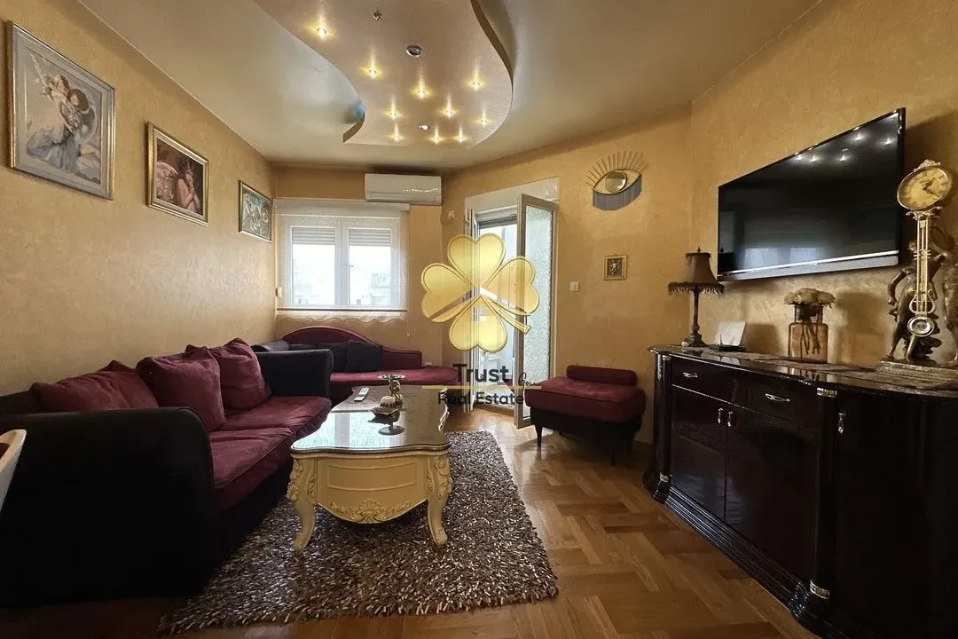 Izdavanje, jednosoban stan, 50m², Pobrežje, Podgorica