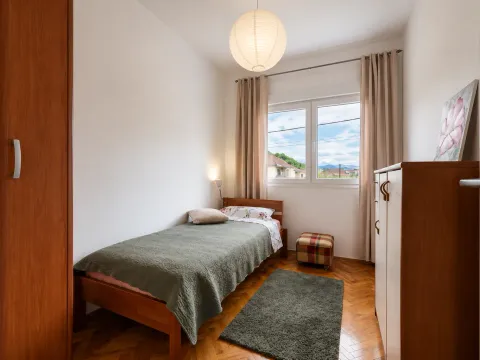 Rent, three bedroom apartment, 100m², Dalmatinska ulica, Podgorica - image 8