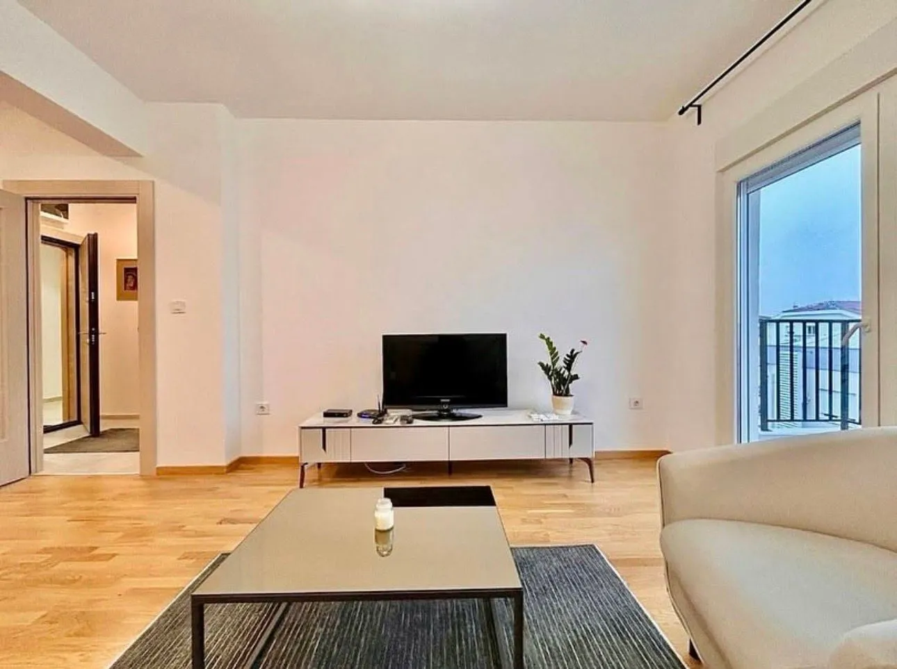 Izdavanje, jednosoban stan, 49m², Ljubović, Podgorica