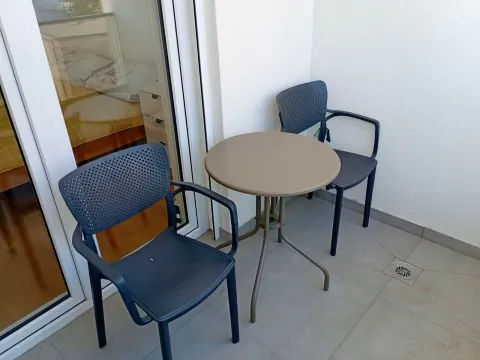 Izdavanje, jednosoban stan, 47m², Centar, Bar - image 7