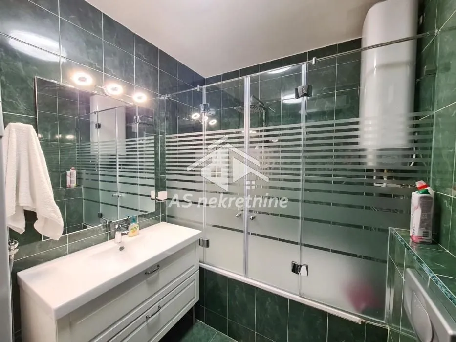 Rent, three bedroom apartment, 78m², Vračar Hram, Vračar Sve Podlokacije