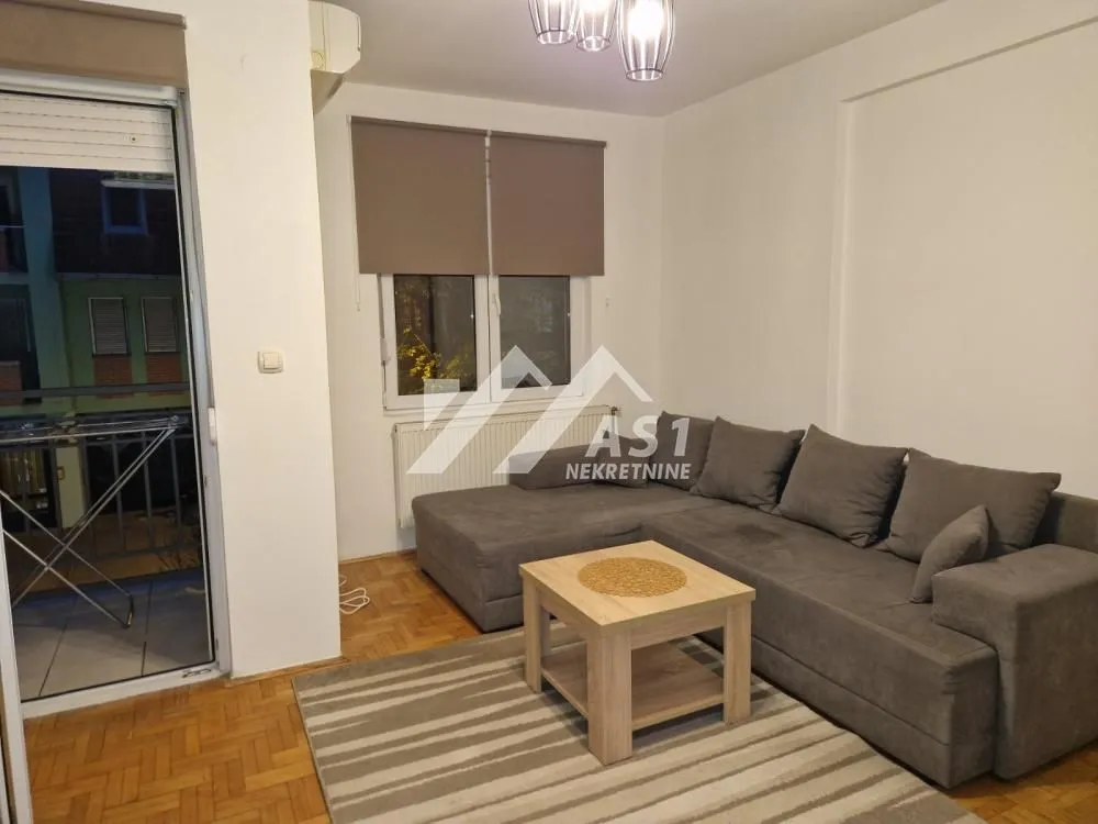 Izdavanje, stan, 25m², Adamovićevo Naselje, Novi Sad Sve Podlokacije