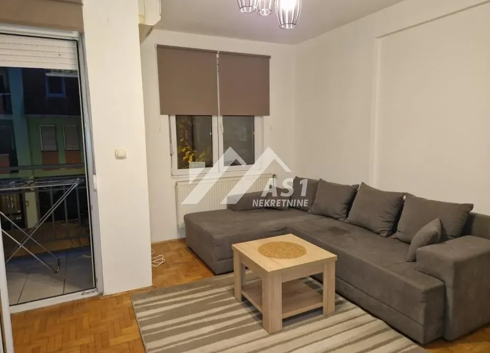 Izdavanje, stan, 25m², Adamovićevo Naselje, Novi Sad Sve Podlokacije