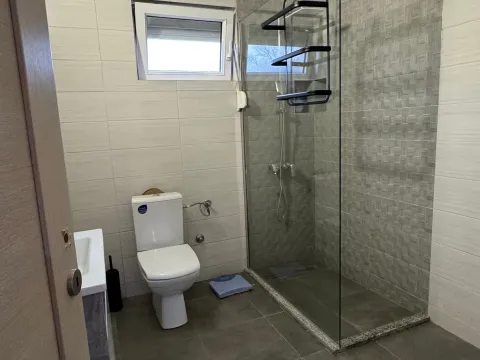 Izdavanje, trosoban stan, 120m², City Kvart, Podgorica - image 5