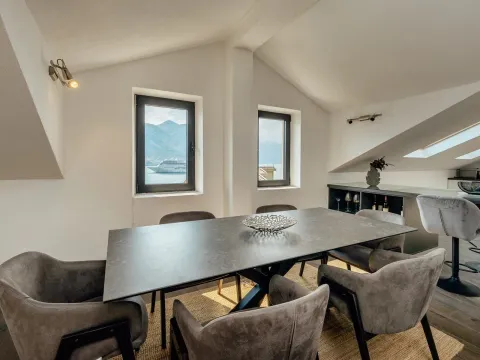 Sale, two bedroom apartment, 82m², Dobrota, Kotor - image 7