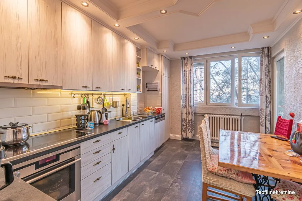 Sale, three bedroom apartment, 74m², Zemun Sve Podlokacije, Beograd
