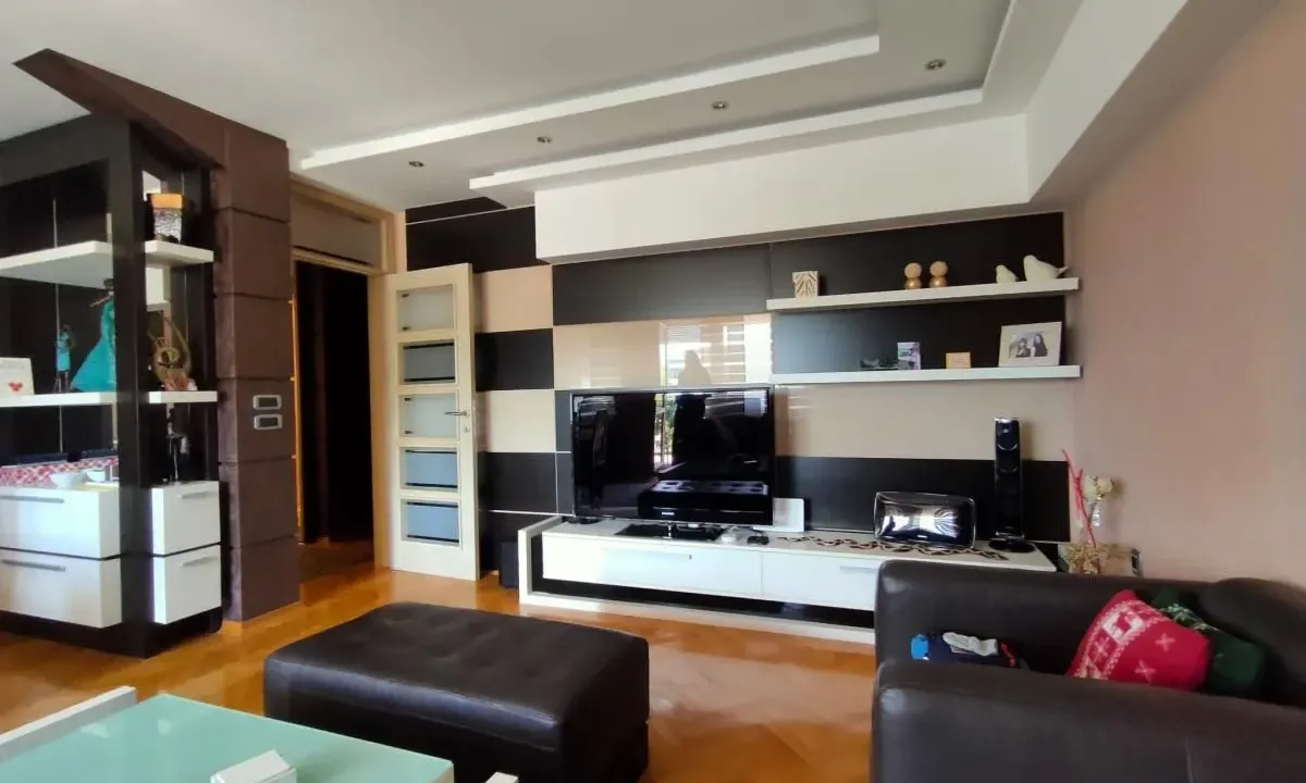 Izdavanje, trosoban stan, 103m², Spens, Novi Sad Sve Podlokacije