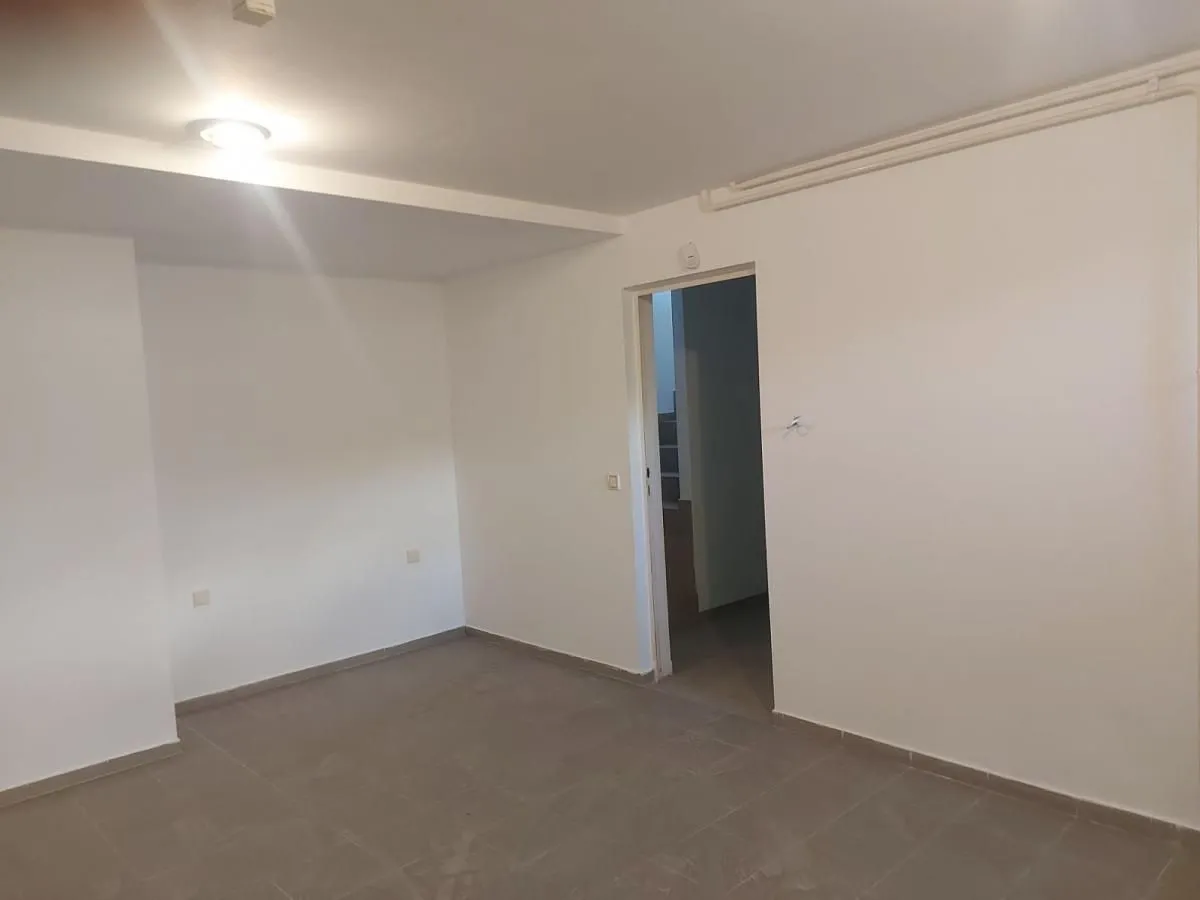 Izdavanje, kuća, 300m², Savski Venac, Beograd