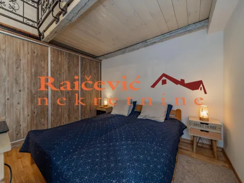 Izdavanje, kuća, 80m², Cvetni Trg, Vračar Sve Podlokacije - image 13