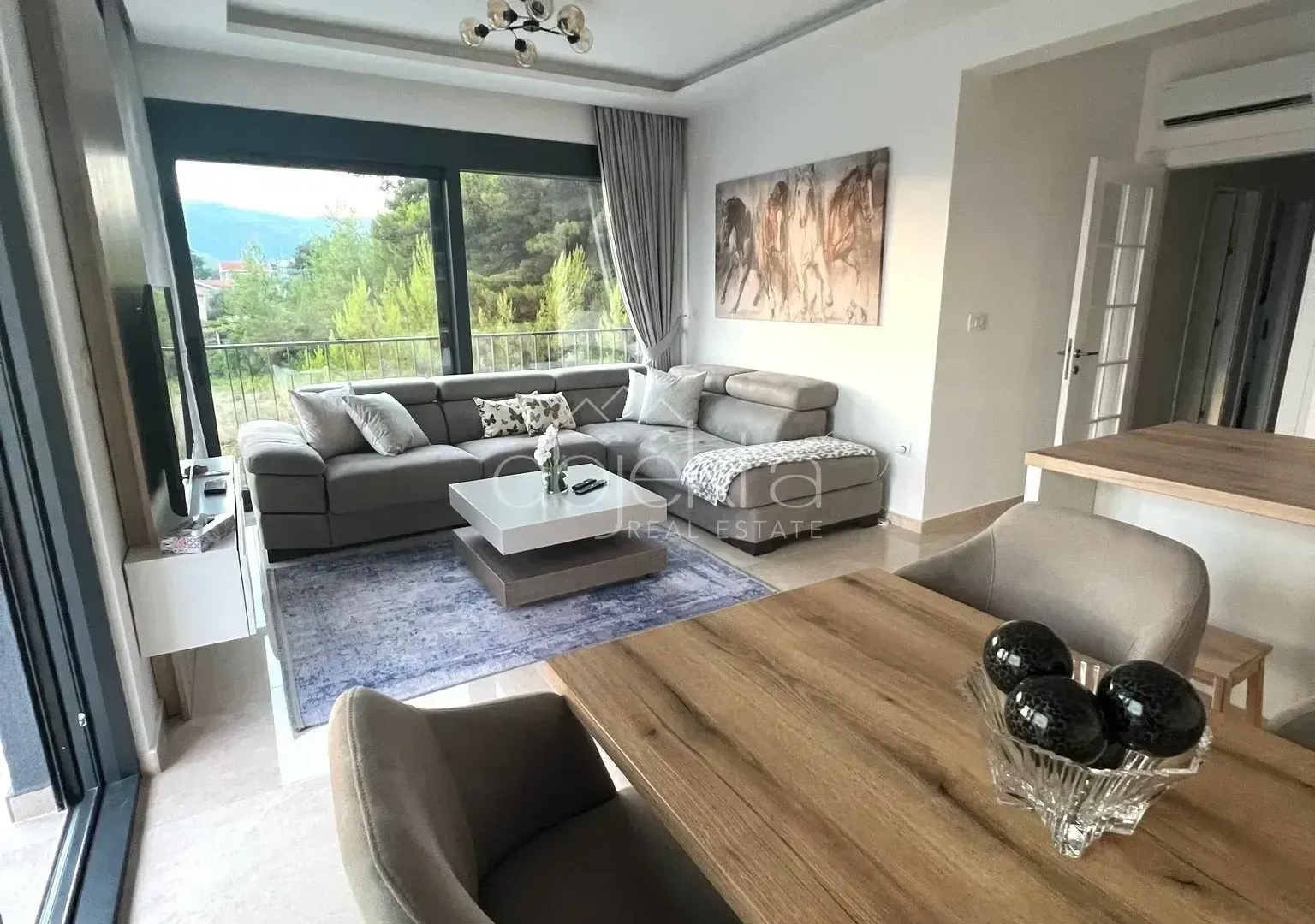 Rent, apartment, 63m², Tivat, Crna Gora
