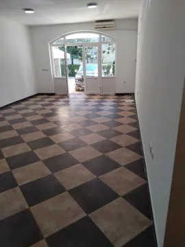 Poslovni prostor in Seljanovo