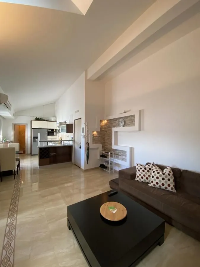 Prodaja, trosoban stan, 79m², Centar, Budva