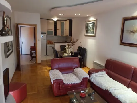 Izdavanje, jednosoban stan, 60m², Pobrežje, Podgorica - image 2