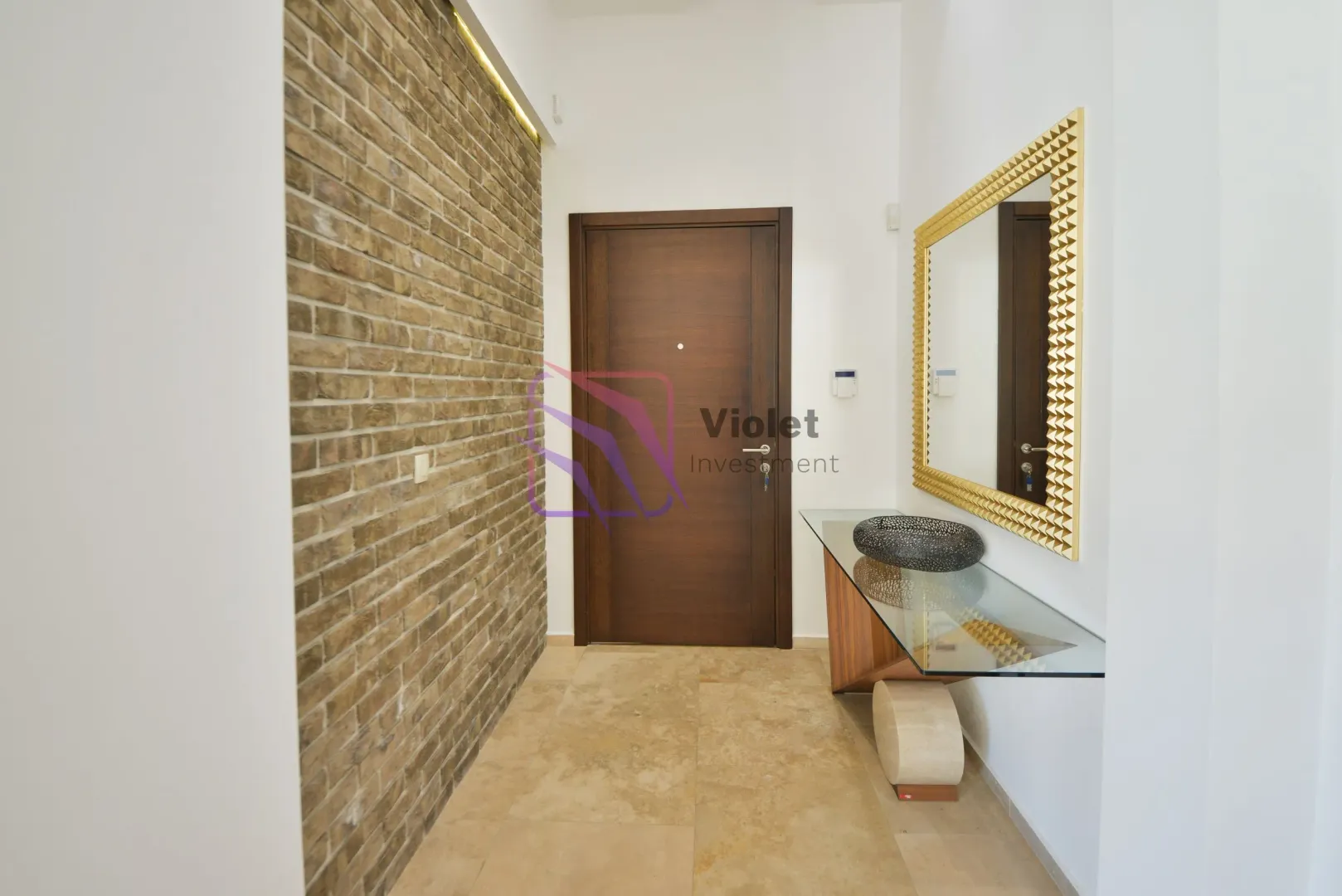 Prodaja, trosoban stan, 218m², Centar, Budva
