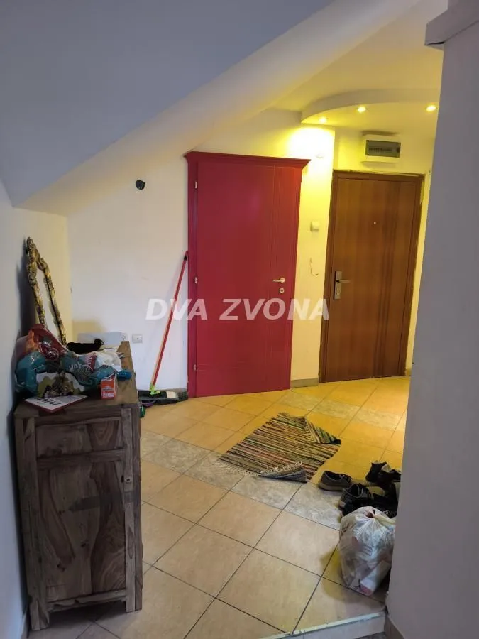 Prodaja, trosoban stan, 85m², Centar, Novi Sad