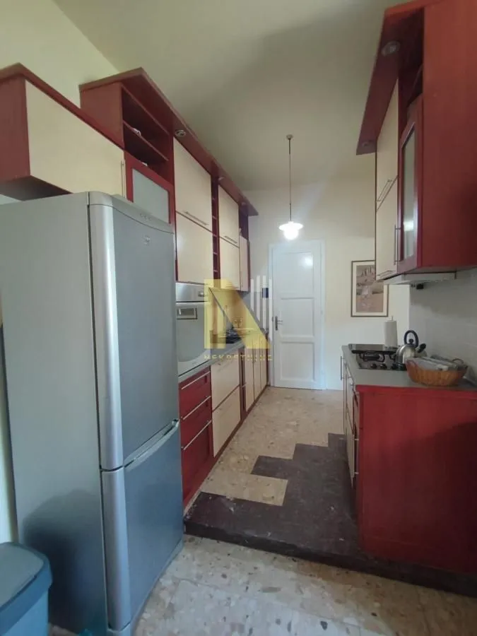 Izdavanje, trosoban stan, 55m², Centar, Novi Sad
