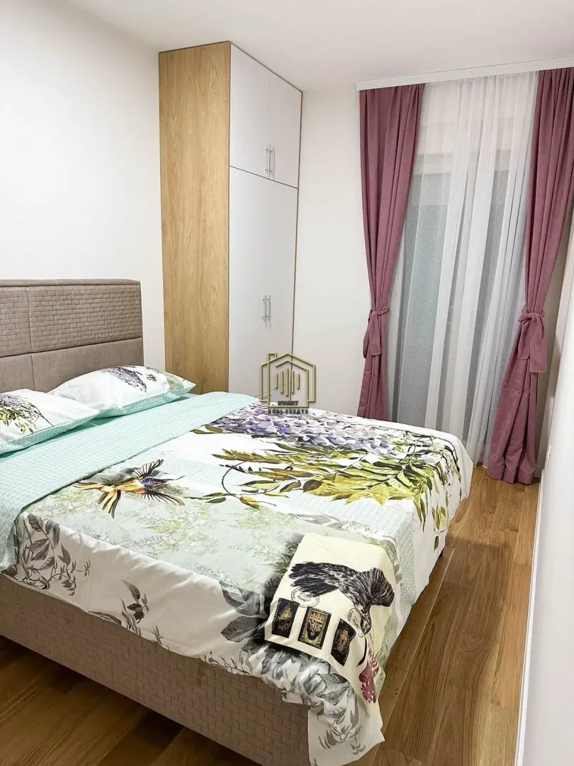 Izdavanje, jednosoban stan, 41m², Central Point, Podgorica