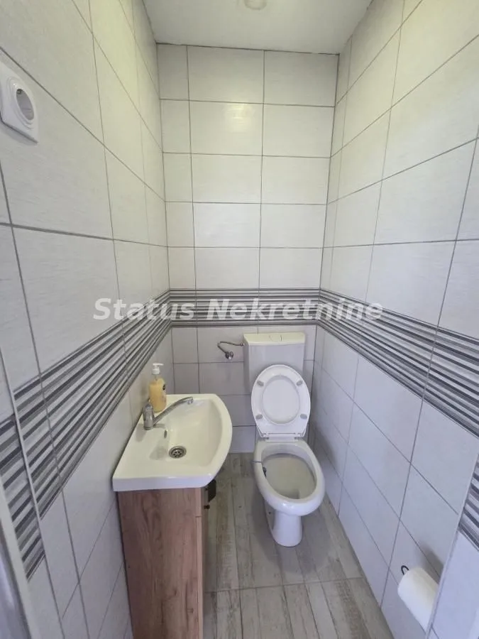 Izdavanje, kuća, 200m², Petrovaradin, Novi Sad