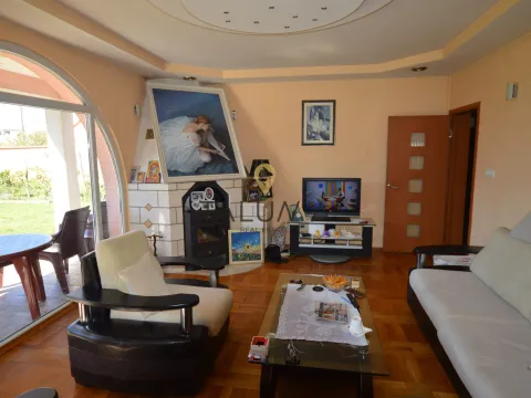 Prodaja, kuća, 180m², Donja Gorica, Podgorica - image 4